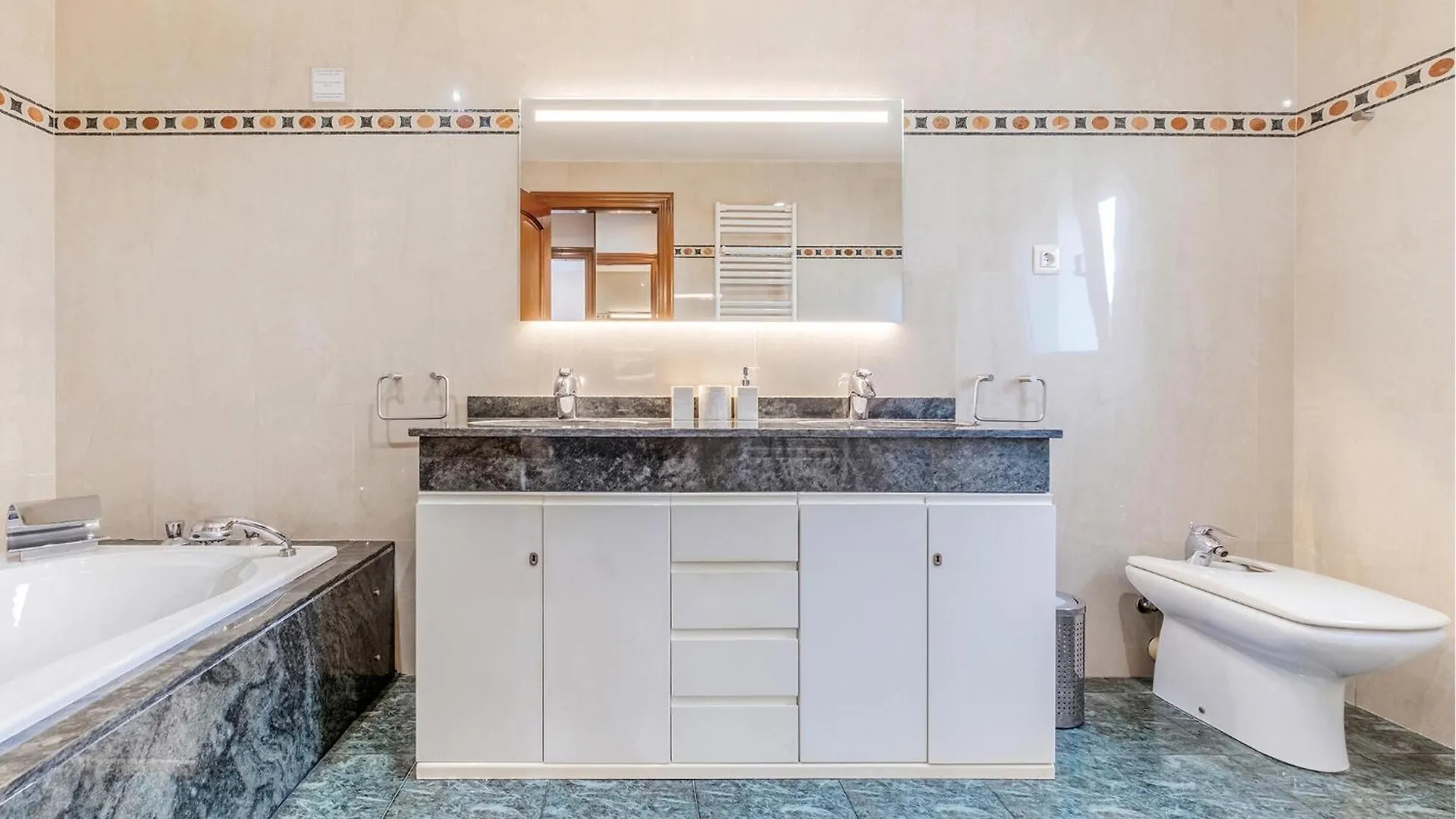 Дом отдыха 5 Bedroom Awesome Home In Реус Испания