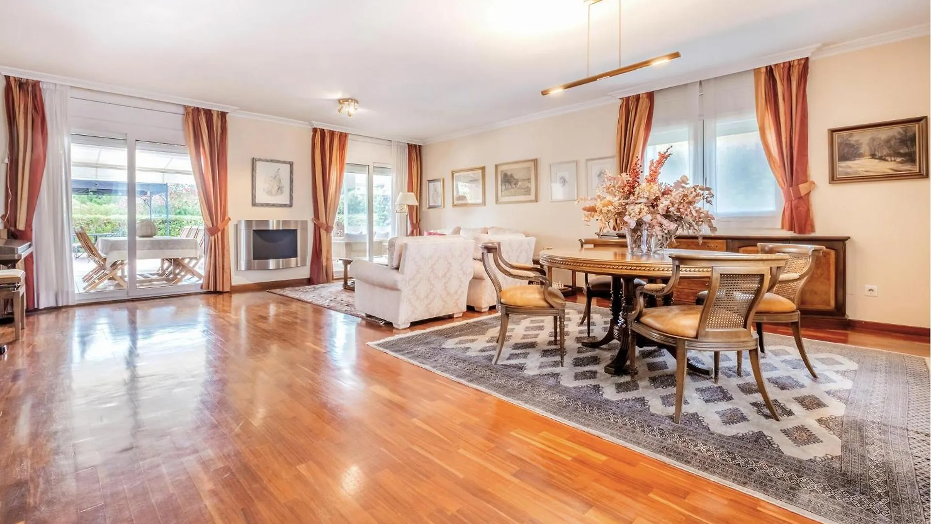 5 Bedroom Awesome Home In Реус 0*,