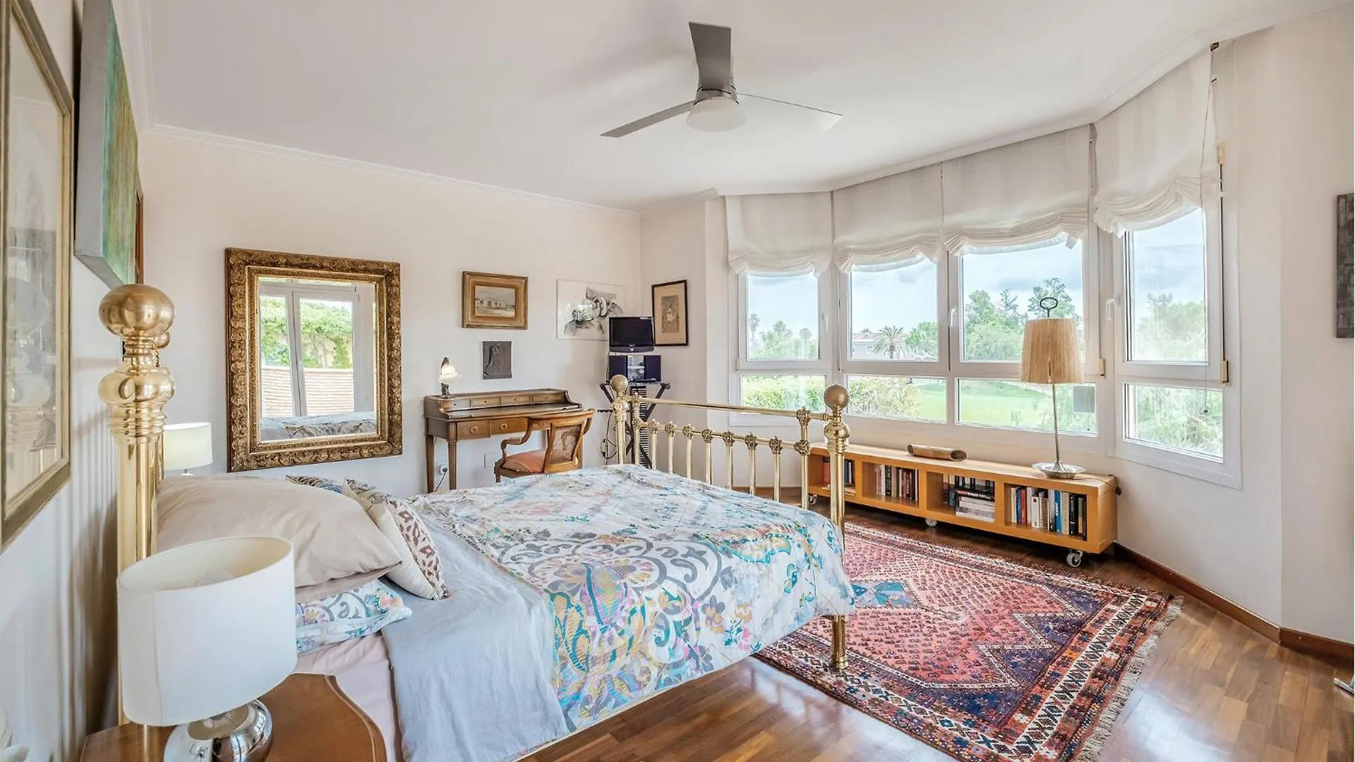 Дом отдыха 5 Bedroom Awesome Home In Реус