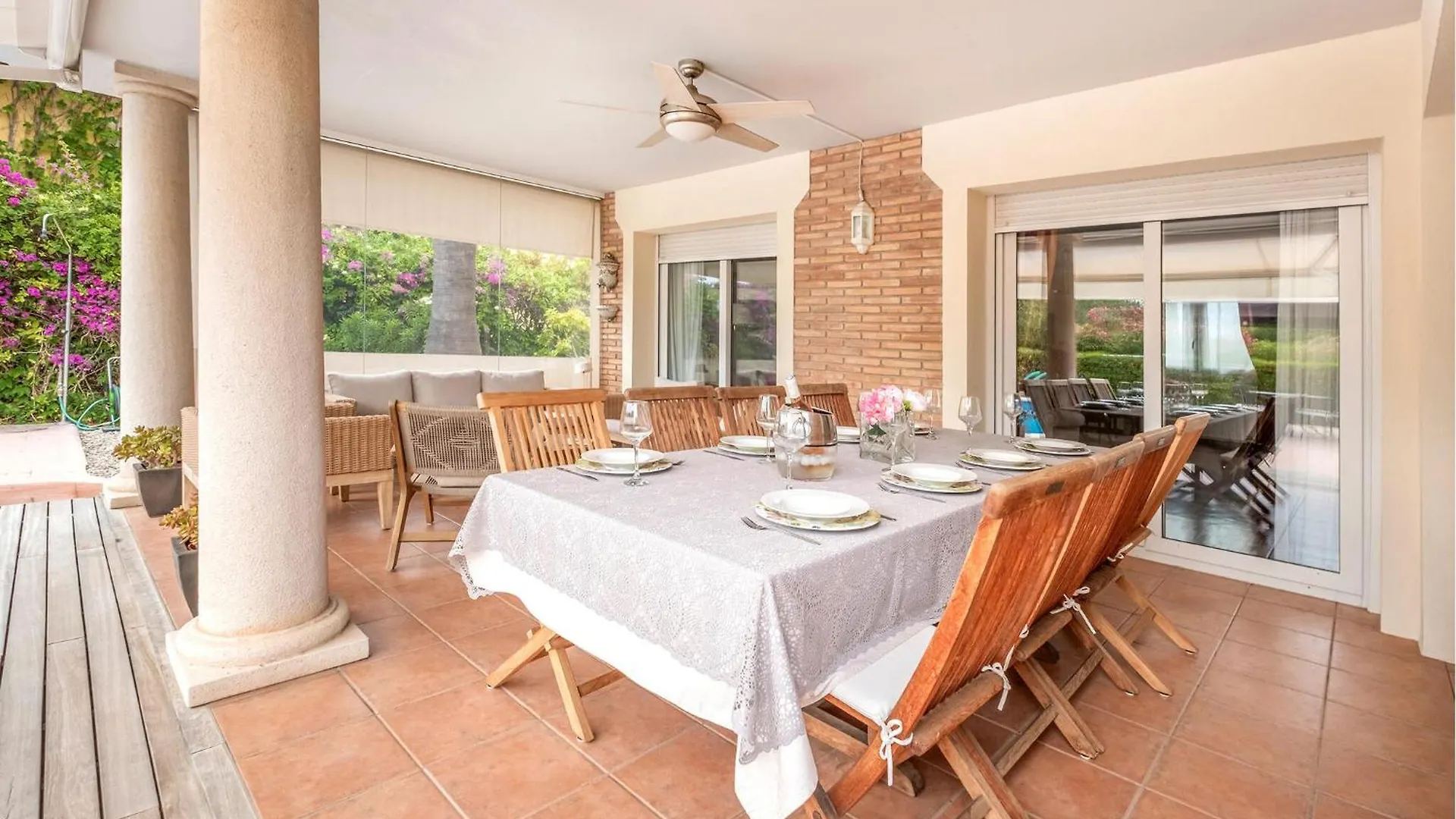 Дом отдыха 5 Bedroom Awesome Home In Реус